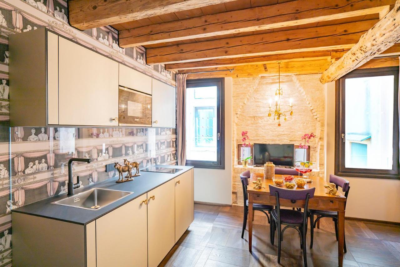 Corte Rubbi 8 Luxury Two-Bedroom Apartment -Dimora Italia - Venesia Bagian luar foto
