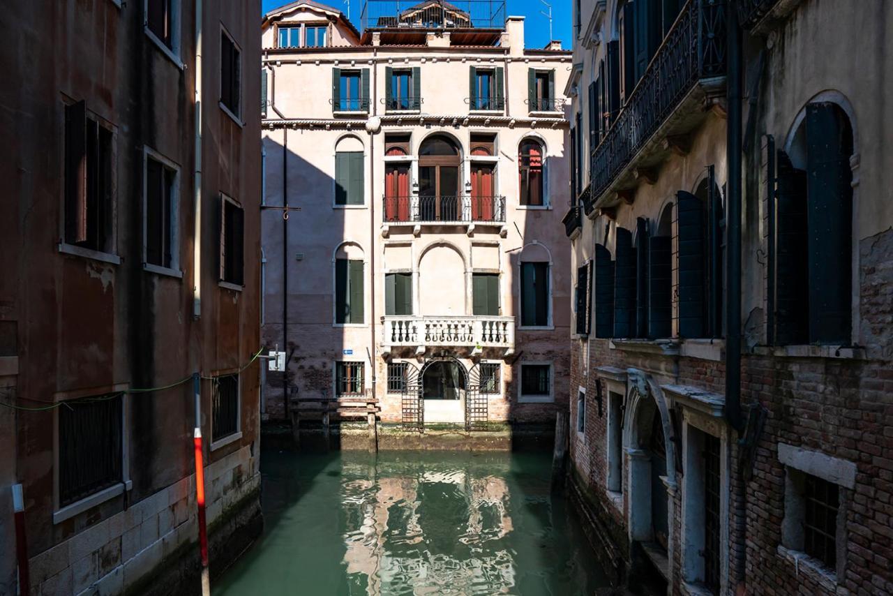 Corte Rubbi 8 Luxury Two-Bedroom Apartment -Dimora Italia - Venesia Bagian luar foto